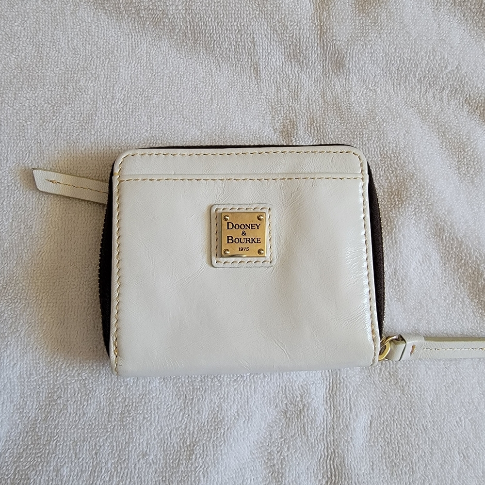 Dooney and Bourke wallet